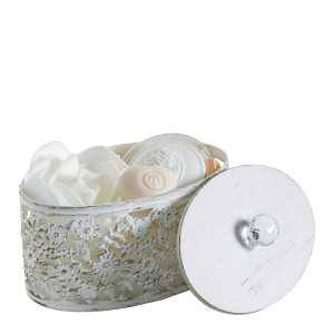 INTERIEUR- DECORATION|Heart Box Bouquet Parterre of Nude and White Soap Flowers - Parfum RoseMATHILDE MWellness boxes