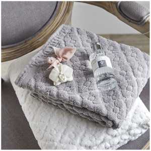 Asciugamano da bagno morbido floreale grigio