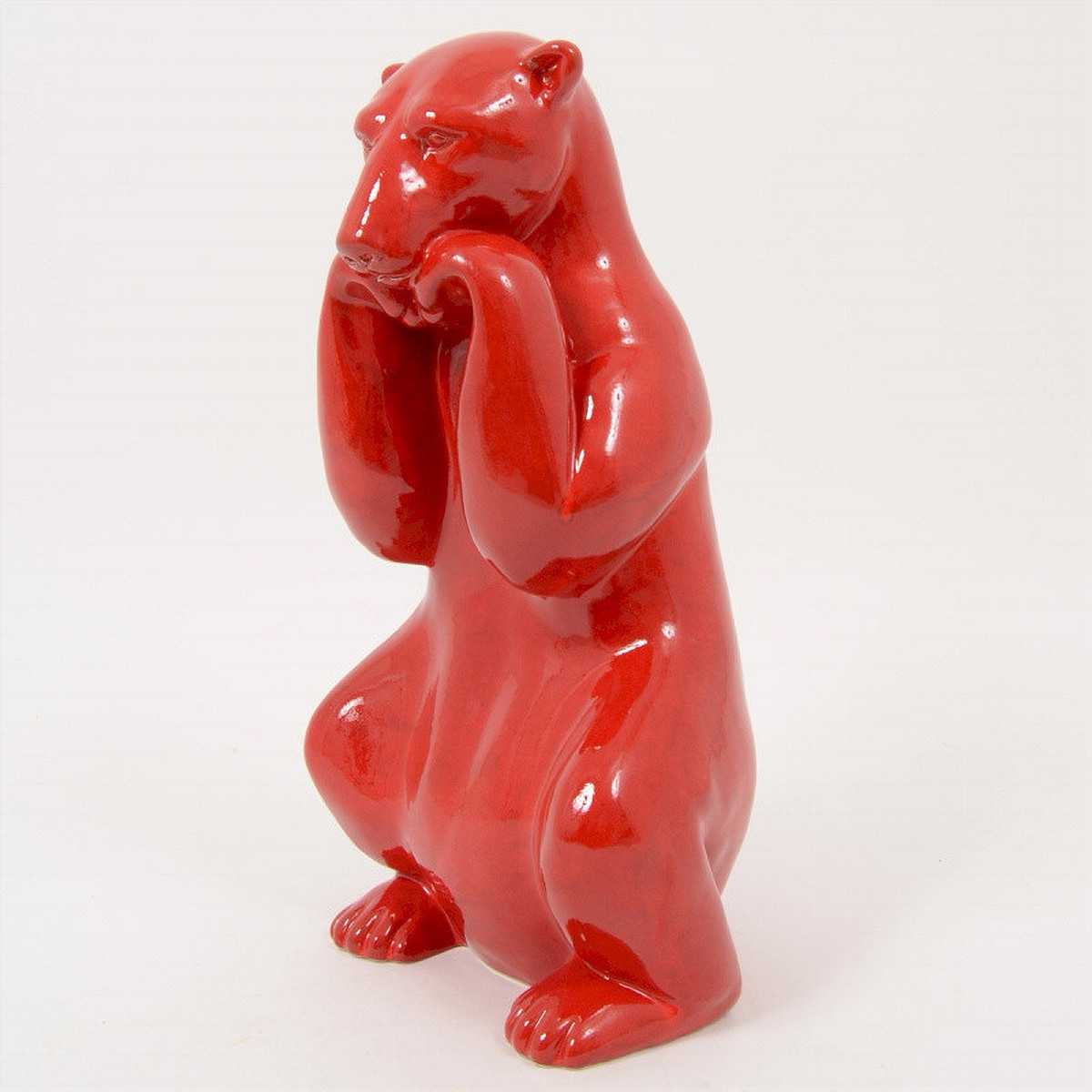 INTERIEUR-DECORATION|ORSETTO ours rougeDRIMMERStatues FunnyApportez une touche d’élégance et d’originalité à votre décoration avec ORSETTO, l’ours rouge signé Drimmer. D’une hauteur de 54 cm, cette pièce décorative au design raffiné devient un véritable objet tendance pour sublimer votre intérieur. Sa finition or apporte luminosité et modernité, idéale pour habiller un salon, une entrée ou une chambre avec style. Parfait en élément central de décoration ou associé à d’autres objets design, l’ours ORSETTO incarne l’alliance entre fantaisie et chic contemporain.