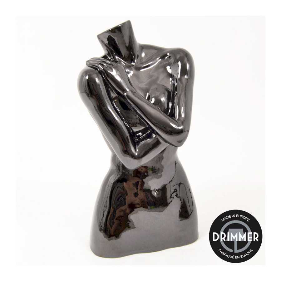 INTERIEUR-DECORATION|EVASION buste platine 50cmDRIMMERStatues FunnyEVASION buste platine 50 cm&nbsp; Buste décoratif EVASION platine 50 cm signé Drimmer, sculpture design haut de gamme au style artistique et contemporain. Cet objet de décoration luxueux apporte une touche d’élégance, de raffinement et de caractère à votre intérieur. Idéal pour sublimer un salon, une entrée ou une console, ce buste platine s’impose comme une pièce forte de décoration intérieure, parfaite pour un univers chic, moderne ou arty.&nbsp;&nbsp;
