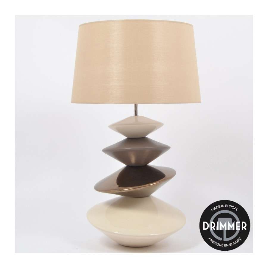 INTERIEUR-DECORATION|ENROLL lampe crème /orDRIMMERLampesENROLL lampe crème /or ENROLL lampe crème/or 80 cm : luminaire décoratif au design raffiné associant des tons noir et or pour une ambiance chic et chaleureuse. Cette lampe élégante diffuse une lumière douce idéale pour sublimer un salon, une chambre ou un espace de vie contemporain. Un luminaire design parfait pour une décoration intérieure élégante et sophistiquée.&nbsp;