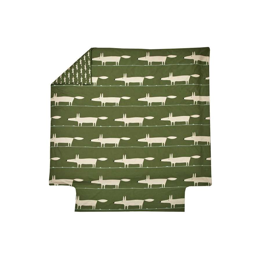 INTERIEUR-DECORATION|Parure MR FOXBLANC DES VOSGESParure de litParure housse de couette MR FOX C'est la star par excellence et icône de la marque SCION LIVING, Mr Fox en motif principal suivi par ses petits qui se voient mis en vedette sur le coordonné du linge de lit.&nbsp; Cette parure ravira petits et grands. Les coloris sont travaillés dans un subtil équilibre de raffinement et de modernité qui révèle toute la personnalité et la sérénité des intérieurs contemporains.&nbsp; Ce modèle est travaillé sur une percale de coton au tissage extrêmement fin et serré, 80 fils/cm² qui se déclinent dans une palette de couleurs raffinées pour un intérieur chic et mode. 